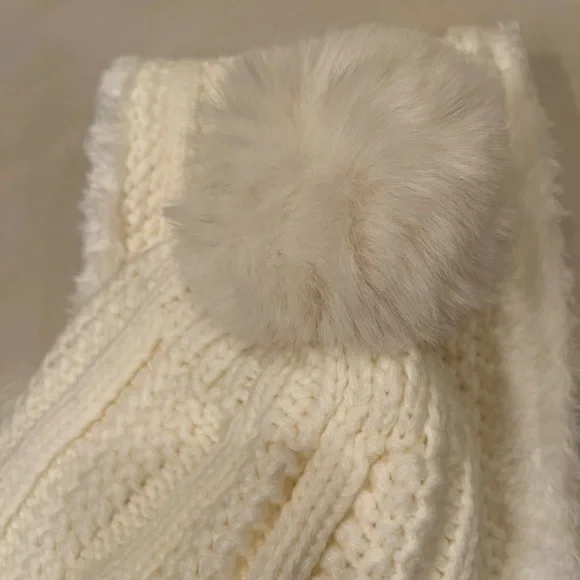 COPY UGG Winter White pom pom hat infinity scarf glove set NWT